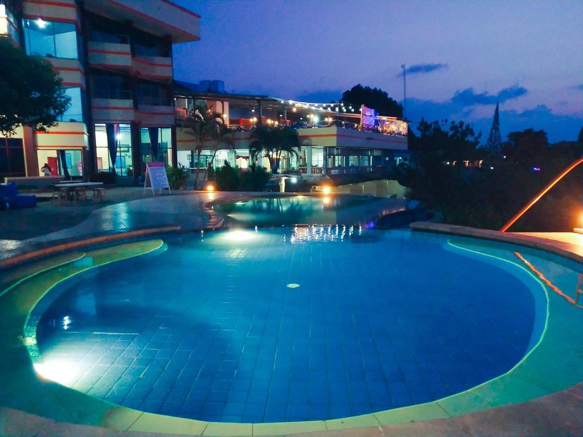 Bukit Kenari Hotel & Restaurant Parepare エクステリア 写真
